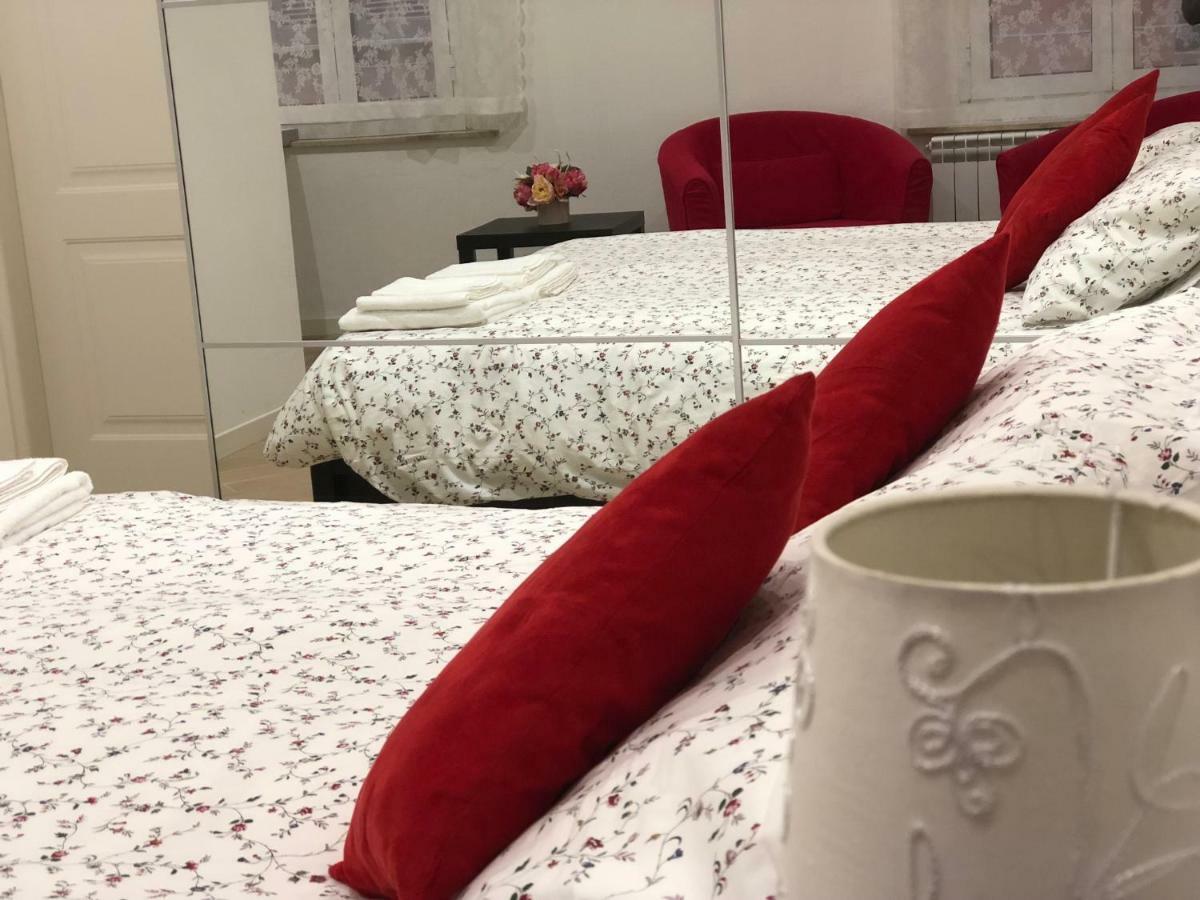 شقة Temporary House Vicolo Colombina بولونيا المظهر الخارجي الصورة